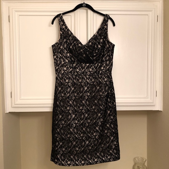 White House Black Market Dresses & Skirts - White House Black Market Lace Cocktail Dress